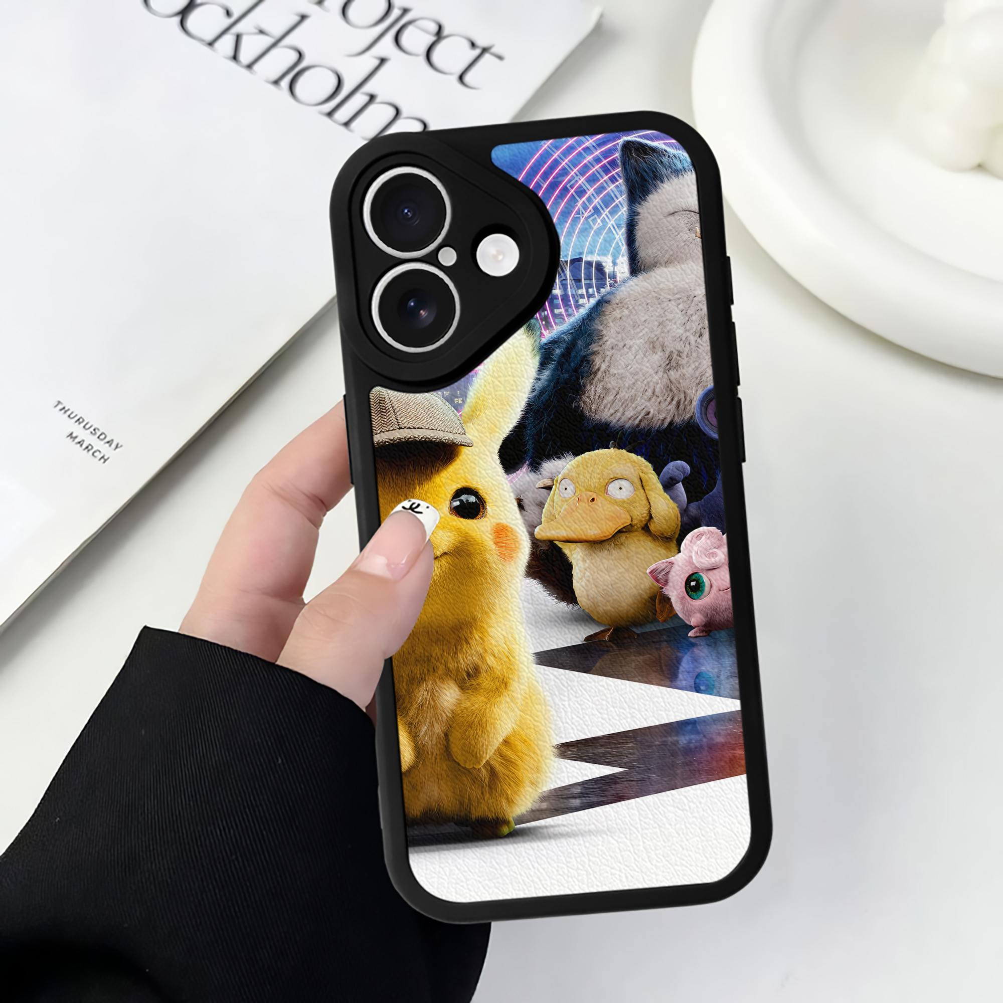 （画像用） ポケットモンスター Pokémon 【iPhone 16シリーズ対応】シリコンスマホケース（レザー調） 材質：シリコン